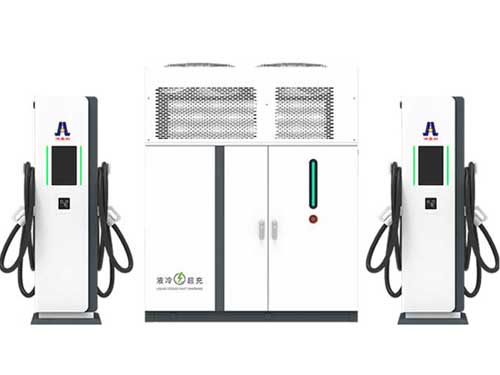 Liquid-cooled-supercharger